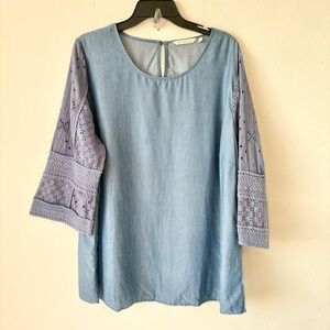 Soft Surroundings Chambray Eyelet Sleeve Tunic Top